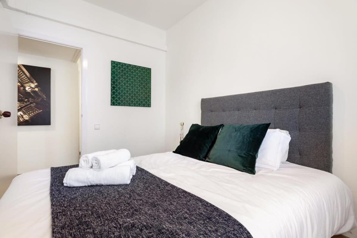 Exclusive Huge 4 Double Bedroom City Center 바르셀로나 외부 사진